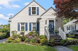 94 Ruggles Ave, Newport, RI 02840 - Photo 1