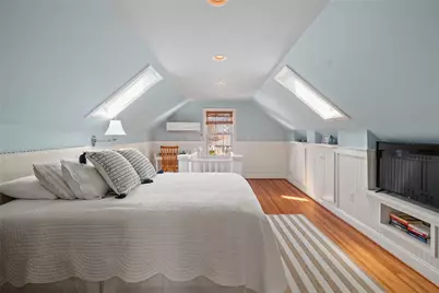 94 Ruggles Avenue, Newport, RI 02840 - Photo 17