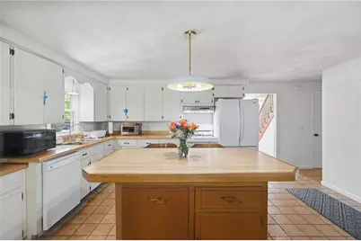 6 Lakewood Drive, Narragansett, RI 02882 - Photo 9