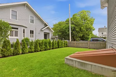 82 Van Zandt Avenue, Newport, RI 02840 - Photo 35