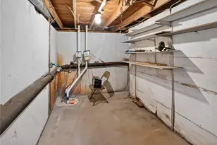 130 Thurston St, East Providence, RI 02915 - Photo 43