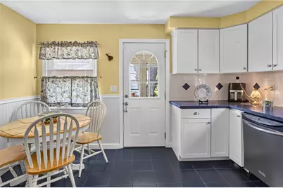 130 Thurston Street, East Providence, RI 02915 - Photo 15