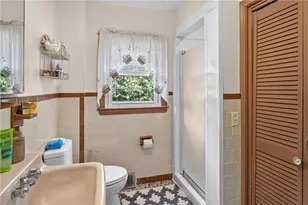 130 Thurston St, East Providence, RI 02915 - Photo 39
