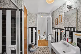 130 Thurston St, East Providence, RI 02915 - Photo 27