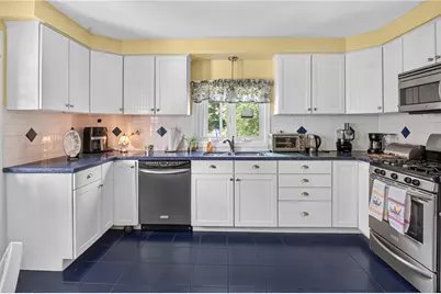 130 Thurston Street, East Providence, RI 02915 - Photo 11