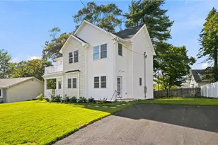 11 Juniper St, Barrington, RI 02806 - Photo 3