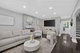83 Myrtle Ave, Cranston, RI 02910 - Photo 9
