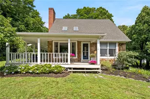 10 Boston Ave, Jamestown, RI 02835 - Photo 1