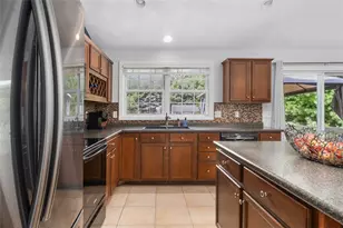 33 Charles Ave, Charlestown, RI 02813 - Photo 5