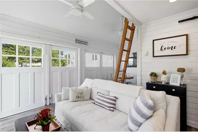 40 W Narragansett Avenue, Newport, RI 02840 - Photo 31