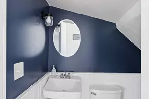 40 W Narragansett Ave, Newport, RI 02840 - Photo 11
