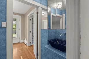 26 Fairview Ave, Cranston, RI 02905 - Photo 31