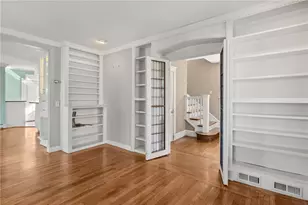26 Fairview Ave, Cranston, RI 02905 - Photo 17