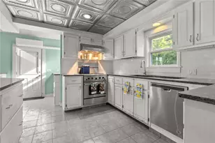 26 Fairview Ave, Cranston, RI 02905 - Photo 45