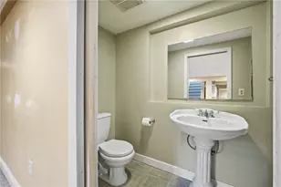 95 Uxbridge St, Cranston, RI 02920 - Photo 27