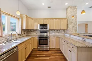 95 Uxbridge St, Cranston, RI 02920 - Photo 7