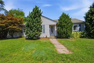 95 Uxbridge St, Cranston, RI 02920 - Photo 1