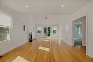 99 Ferry Landing Cir, Portsmouth, RI 02871 - Photo 5