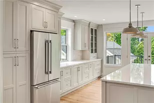 28 Mt Vernon St, Newport, RI 02840 - Photo 17