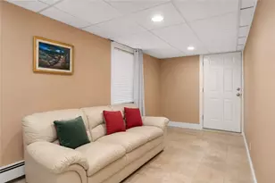 90 Rowley St, Providence, RI 02909 - Photo 19