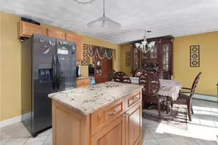 90 Rowley St, Providence, RI 02909 - Photo 7