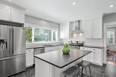 610 East Avenue, Pawtucket, RI 02860 - Photo 15