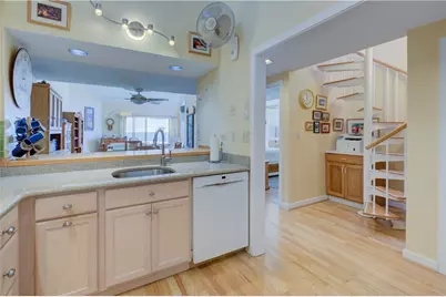204 Bellevue Court #204, Narragansett, RI 02882 - Photo 15