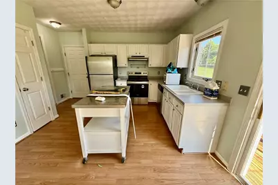 125 Goldenrod Drive, Middletown, RI 02842 - Photo 5