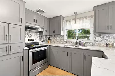 25 South Brookside Avenue, North Providence, RI 02911 - Photo 13