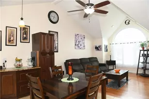 9 Mallory Ct, Cranston, RI 02910 - Photo 9