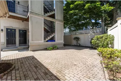 30 South Angell Street #2, Providence, RI 02906 - Photo 33