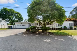 11 Hemlock Dr, Johnston, RI 02919 - Photo 1
