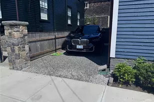 35 Elm St, Newport, RI 02840 - Photo 23