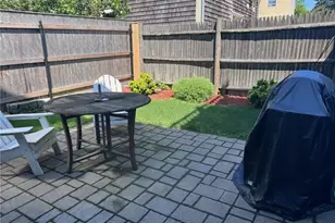 35 Elm St, Newport, RI 02840 - Photo 27