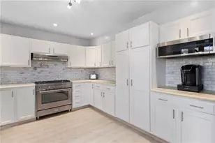 27 Oceanview Dr, Middletown, RI 02842 - Photo 15