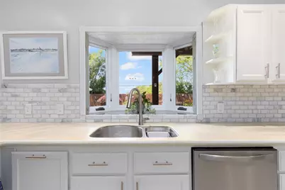 27 Ocean View Drive, Middletown, RI 02842 - Photo 17