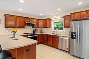 50 Fountain Dr, Westerly, RI 02891 - Photo 5