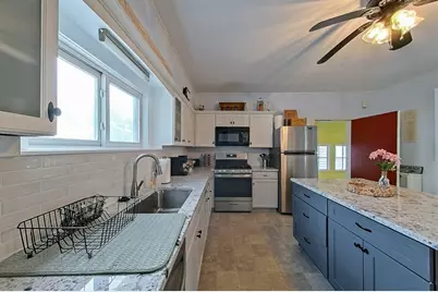 36 Dixon Street, Newport, RI 02840 - Photo 3
