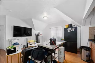 141 Burnett St, Providence, RI 02907 - Photo 19