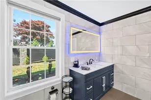 318 Farmington Ave, Cranston, RI 02920 - Photo 27