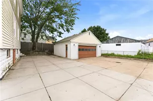 9 Octavia St, Providence, RI 02909 - Photo 3