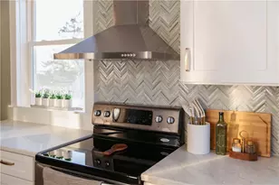 114 Girard Ave, Newport, RI 02840 - Photo 9