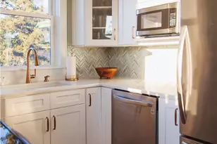 114 Girard Ave, Newport, RI 02840 - Photo 11