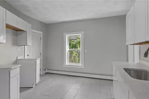 8 Humes St, Pawtucket, RI 02860 - Photo 9