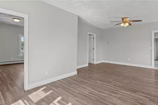 8 Humes St, Pawtucket, RI 02860 - Photo 7