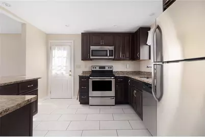 9 Chestnut Hill Road #B, Middletown, RI 02842 - Photo 5