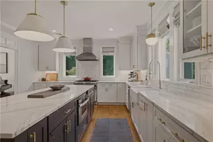 7 Blount Cir, Barrington, RI 02806 - Photo 9