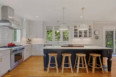 7 Blount Circle, Barrington, RI 02806 - Photo 5