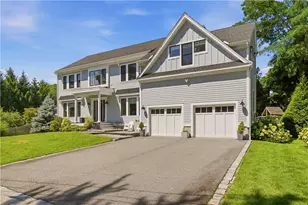7 Blount Cir, Barrington, RI 02806 - Photo 1