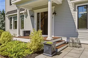 7 Blount Cir, Barrington, RI 02806 - Photo 1